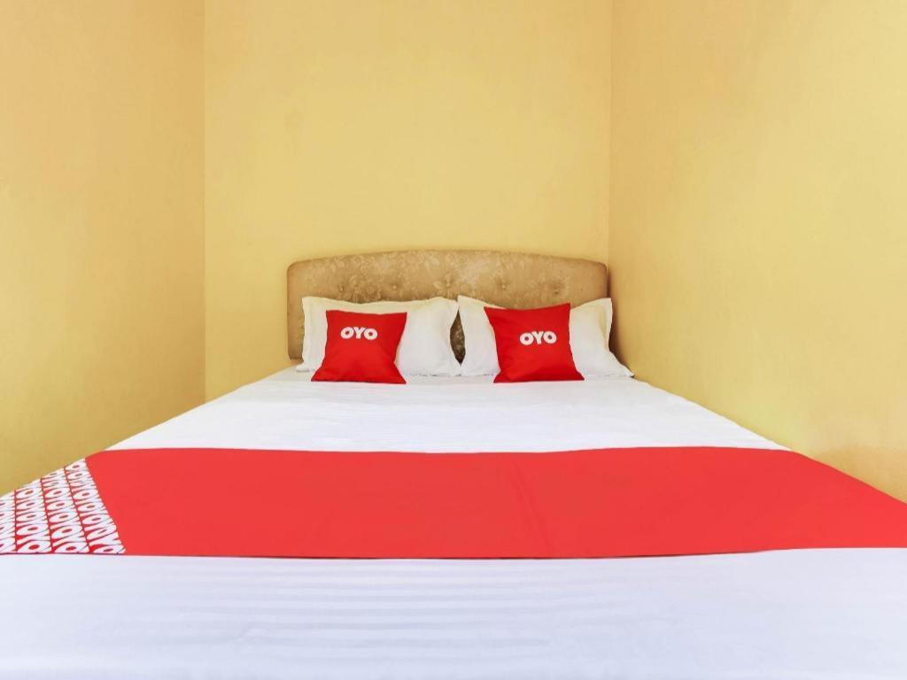 Oyo 89406 Lucky Budget Hotel Nilai Eksteriør bilde