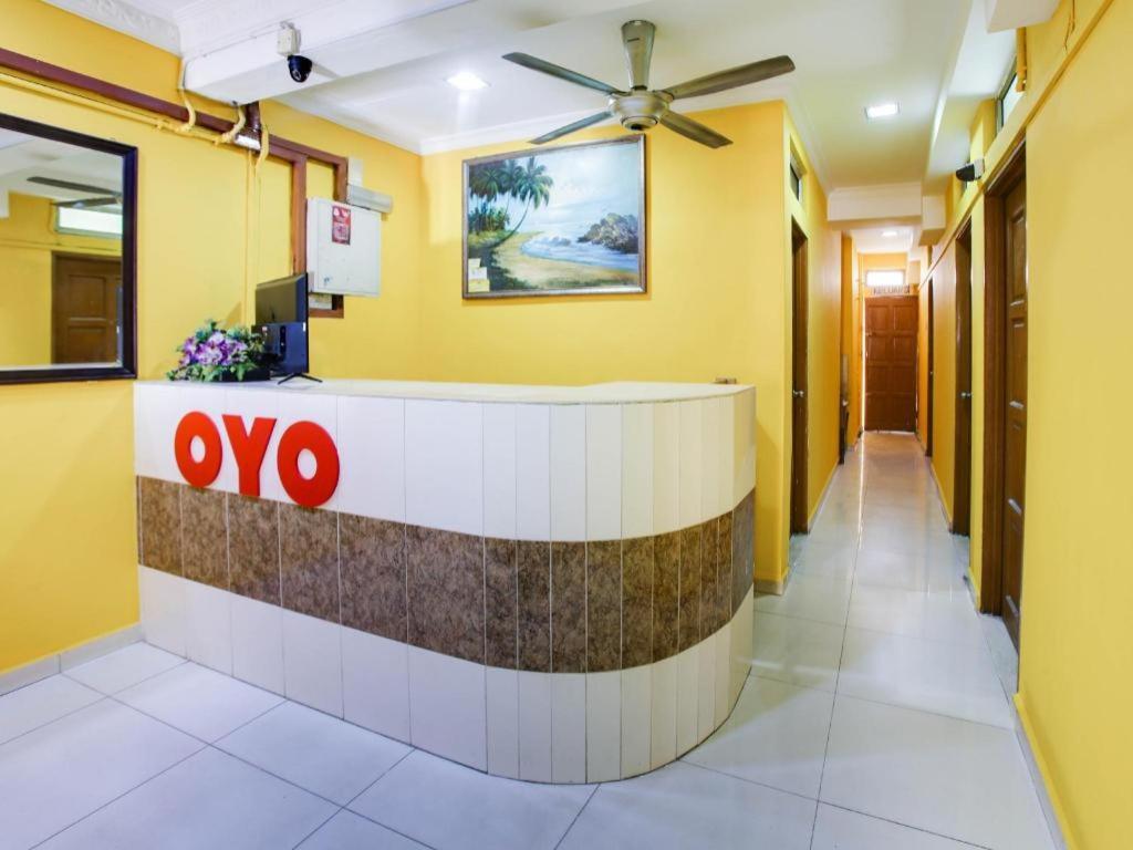 Oyo 89406 Lucky Budget Hotel Nilai Eksteriør bilde