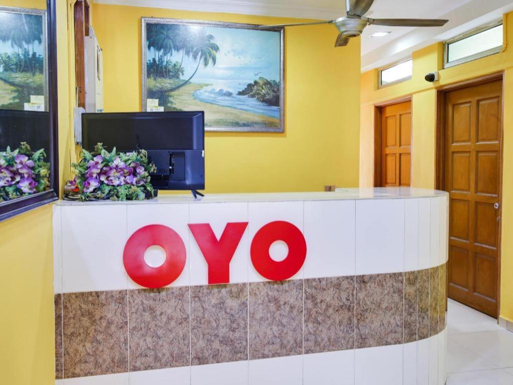 Oyo 89406 Lucky Budget Hotel Nilai Eksteriør bilde