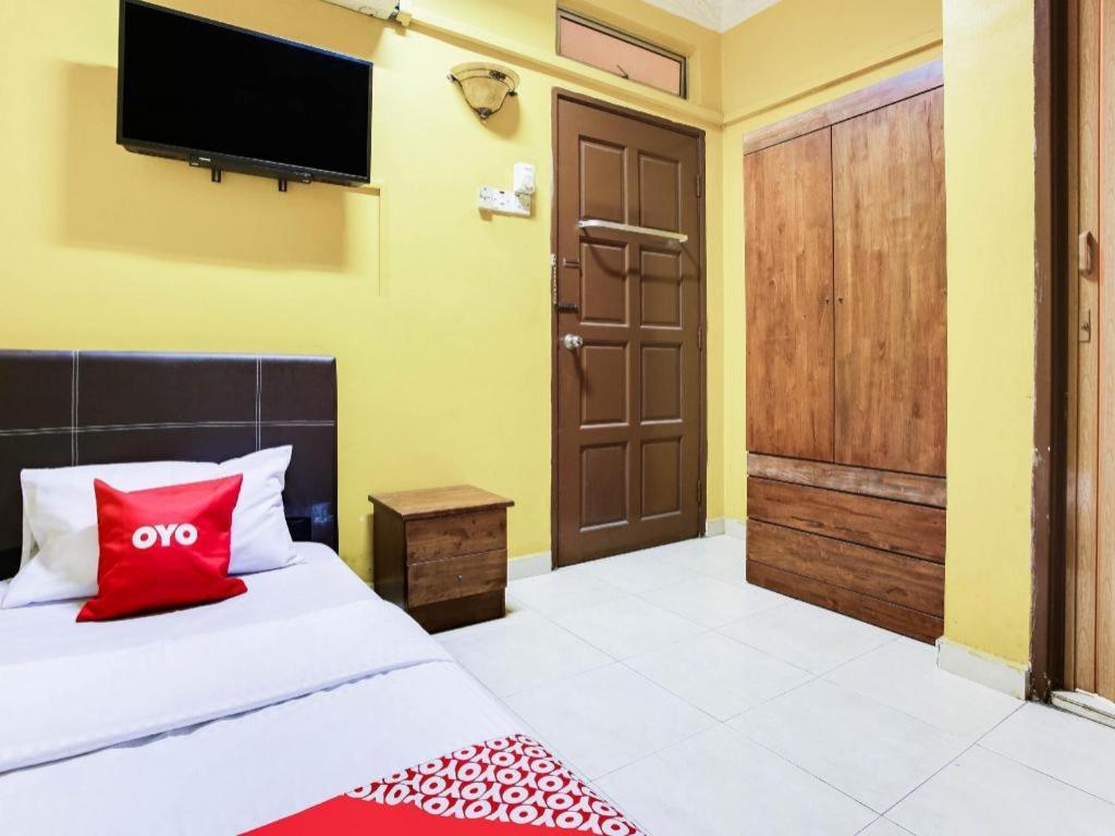 Oyo 89406 Lucky Budget Hotel Nilai Eksteriør bilde