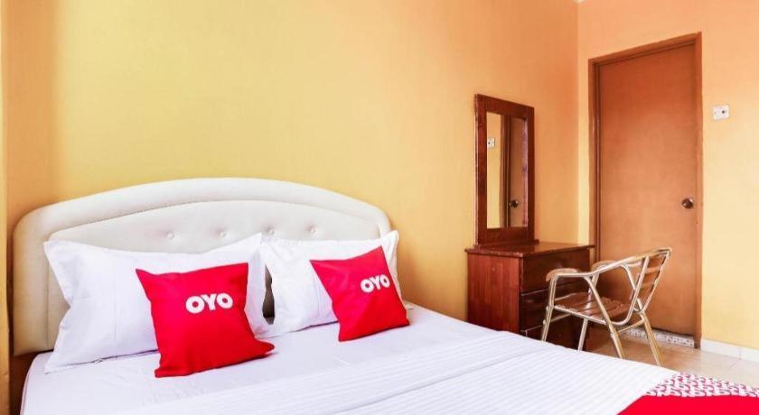 Oyo 89406 Lucky Budget Hotel Nilai Eksteriør bilde