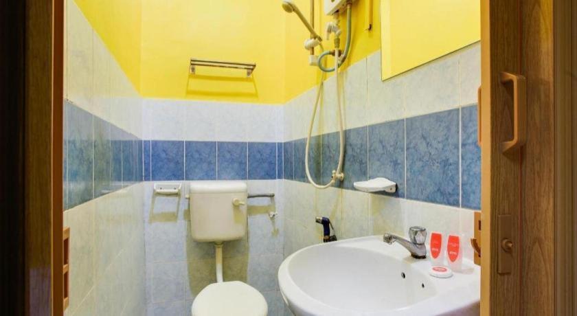 Oyo 89406 Lucky Budget Hotel Nilai Eksteriør bilde