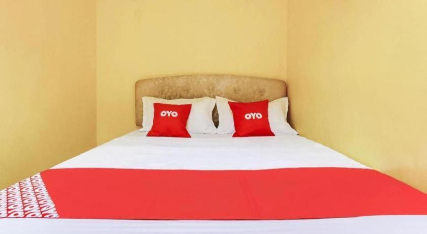 Oyo 89406 Lucky Budget Hotel Nilai Eksteriør bilde